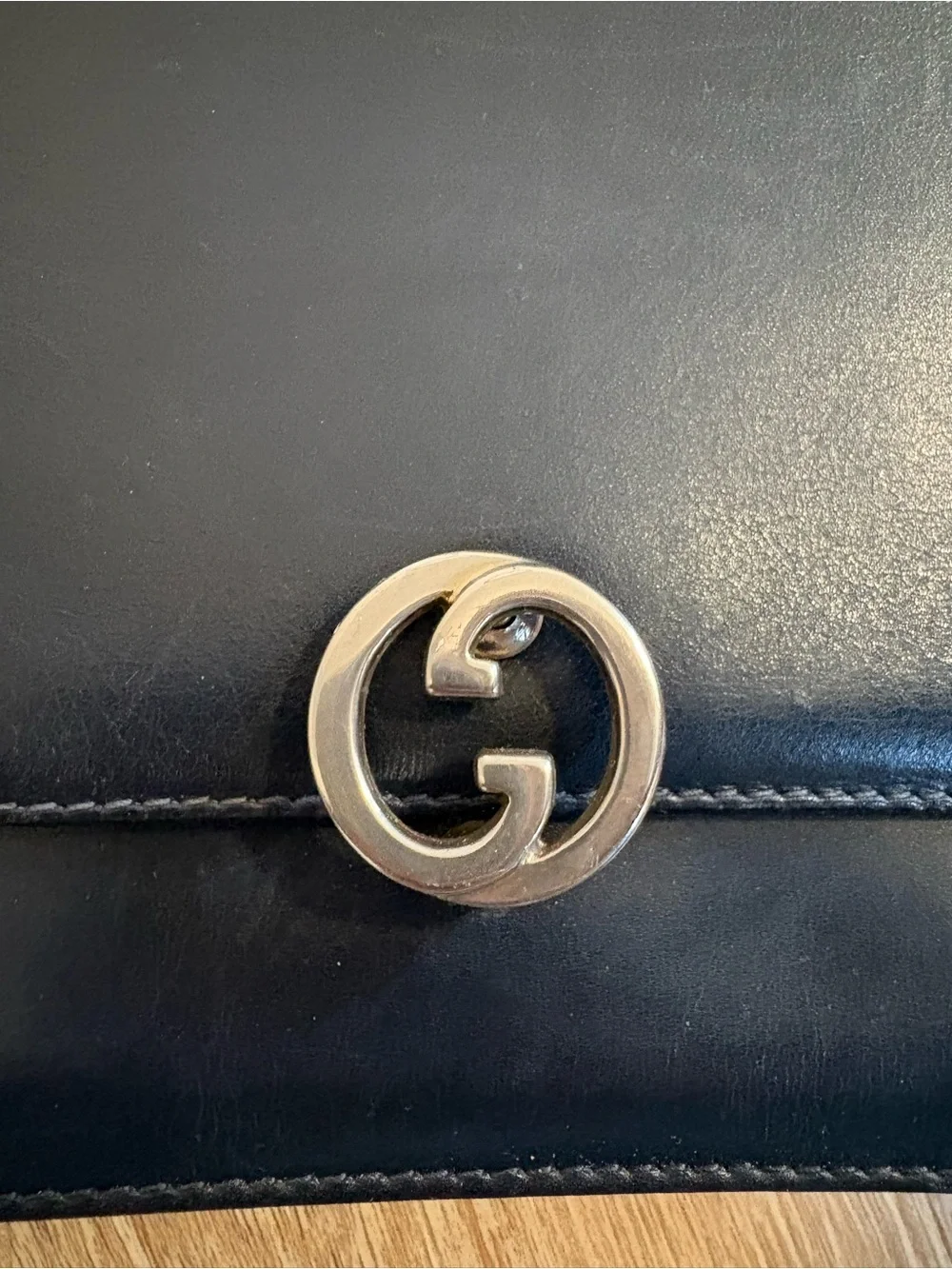 Vintage Gucci Black Leather Shoulder Bag with Silver Interlocking G - Picture 2 of 15